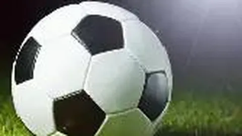 郑钦文粉丝群解散引发关注，登热搜榜首！新代言曝光，年收入恐破亿——济南时报独家报道